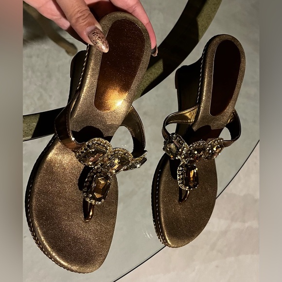 Brand NEW! Metallic brown wedge sandals with Crystals. Size 8. - Picture 5 of 10
